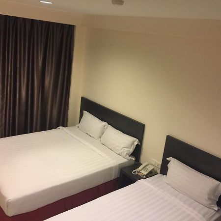 Premierz Hotel Лабуан Экстерьер фото