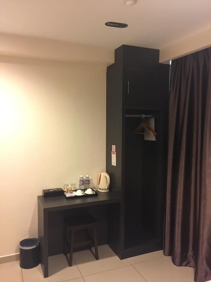 Premierz Hotel Лабуан Экстерьер фото