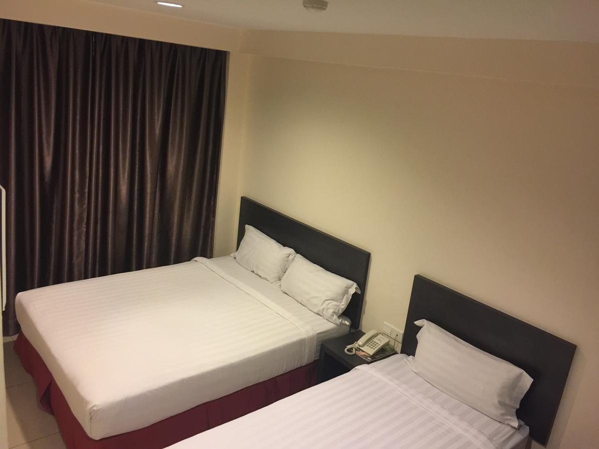 Premierz Hotel Лабуан Экстерьер фото