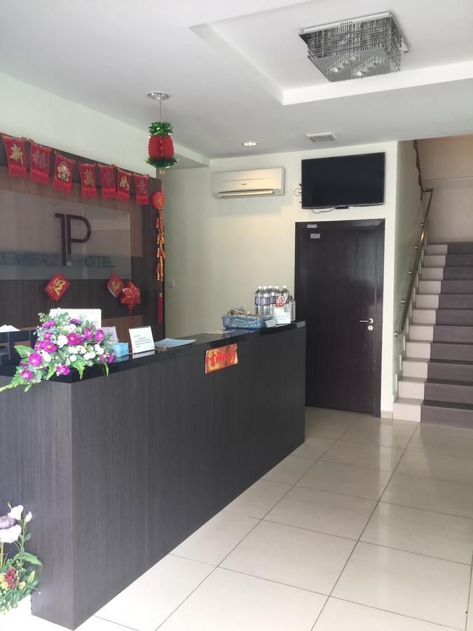 Premierz Hotel Лабуан Экстерьер фото