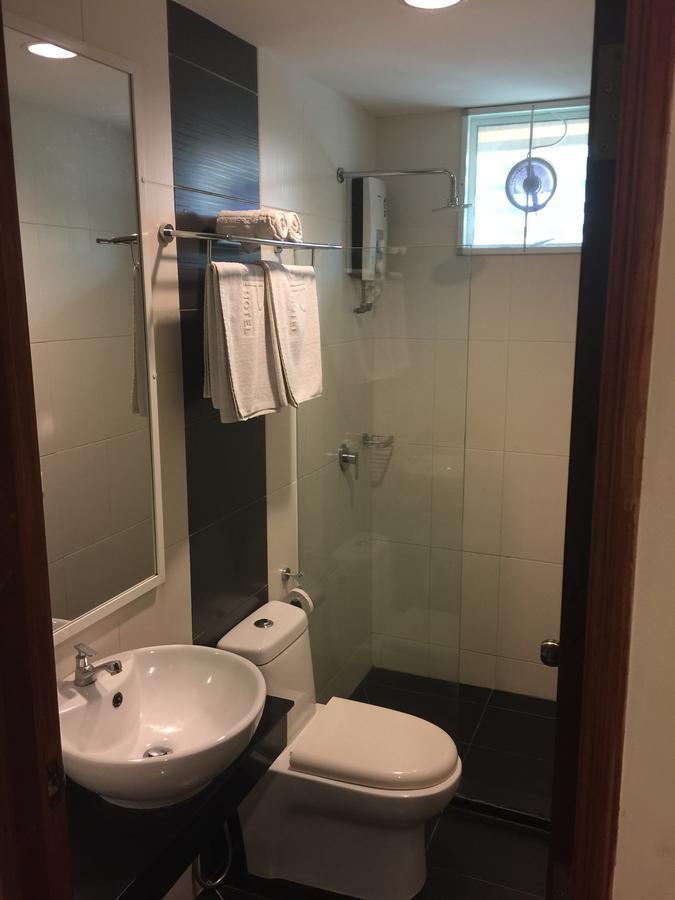 Premierz Hotel Лабуан Экстерьер фото