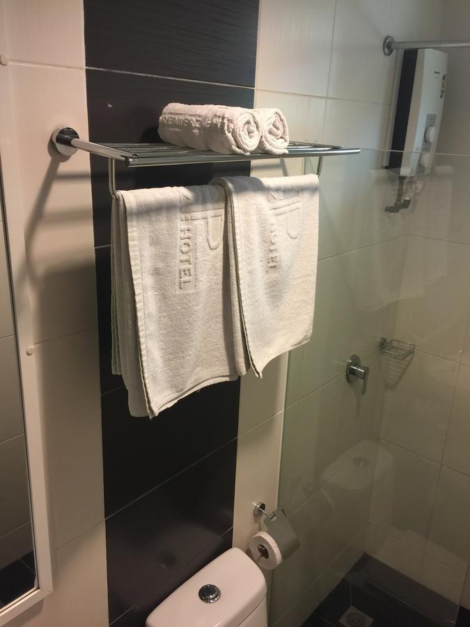 Premierz Hotel Лабуан Экстерьер фото